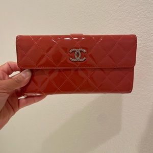 Chanel Patent Leather Puffy Snap Wallet